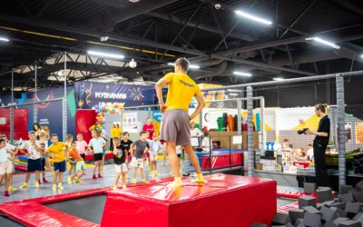 Jakie zabawy można robić w parku trampolin?